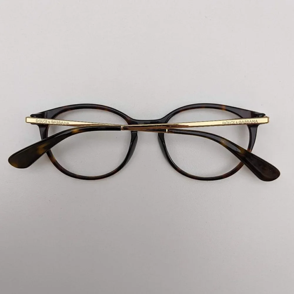 Dolce & Gabbana color noticeable